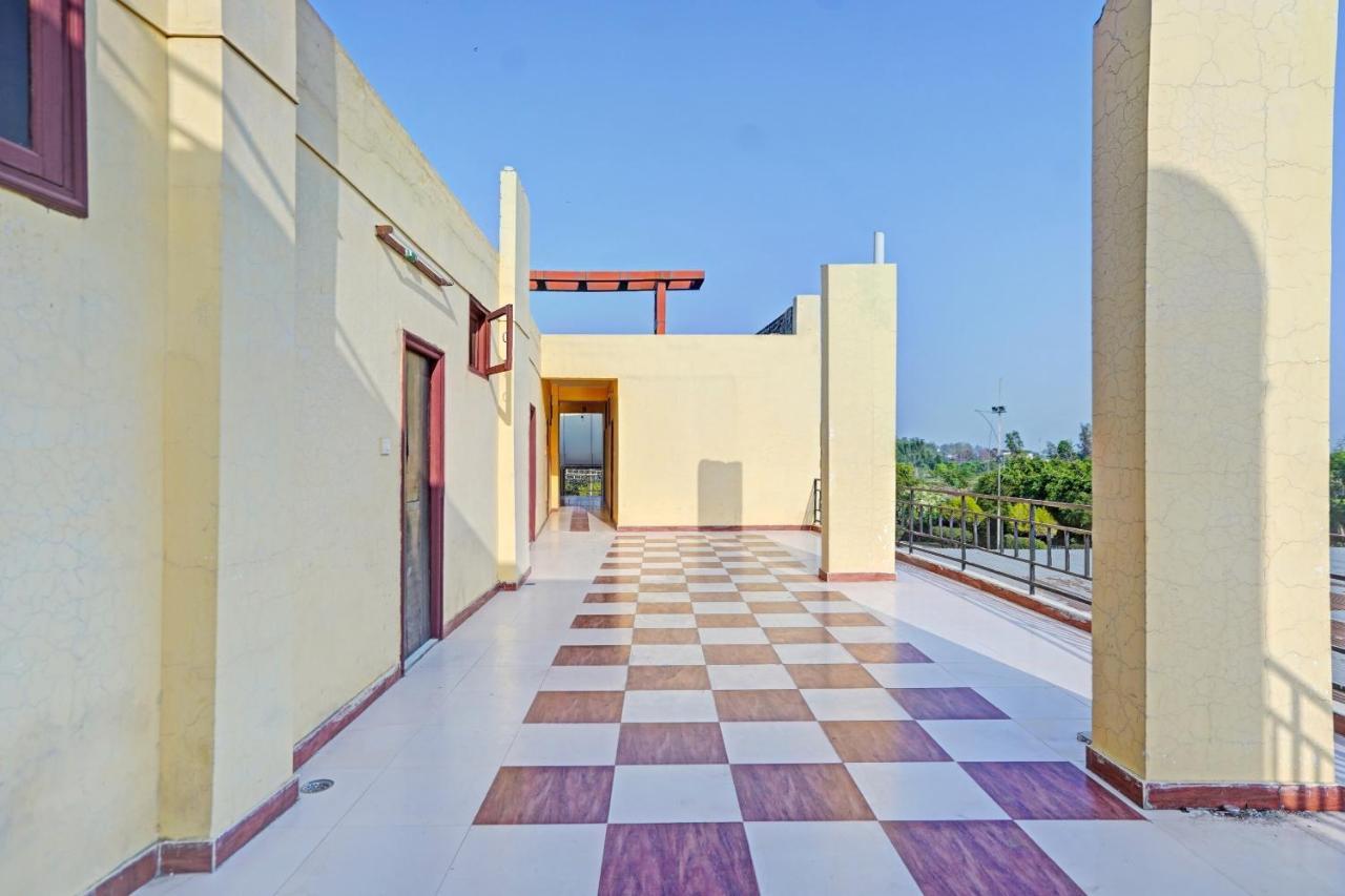 Oyo 87701 Lucky Farm Hotel Shahpur  Exterior foto