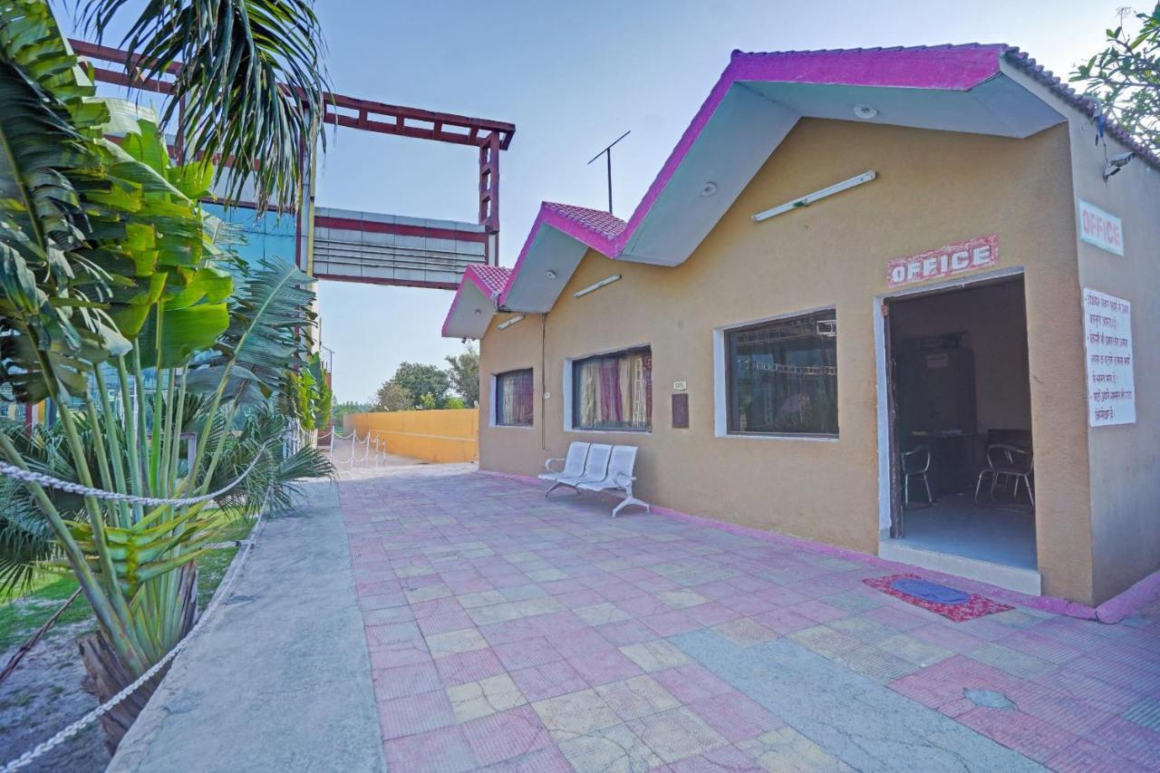 Oyo 87701 Lucky Farm Hotel Shahpur  Exterior foto
